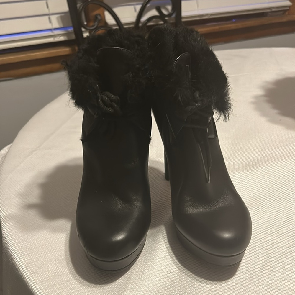 Authentic Gucci 4’ heels - Picture 2 of 6